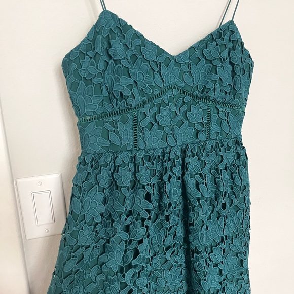Like-New Club Monaco Emerald Green Tea Length Lace Dress Size 4 - Picture 4 of 8